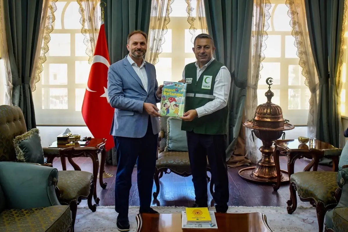 kiliste ogrencilere ucretsiz mavi kirlangic dergisi fGZ69GOY