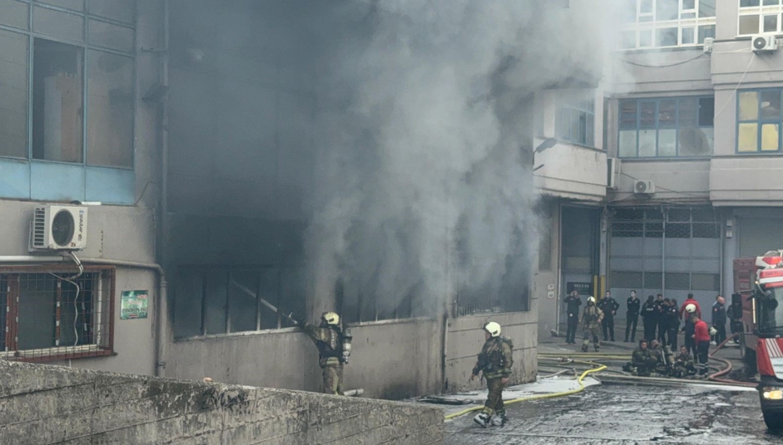 bayrampasada is merkezi yangini QqLt5dbE