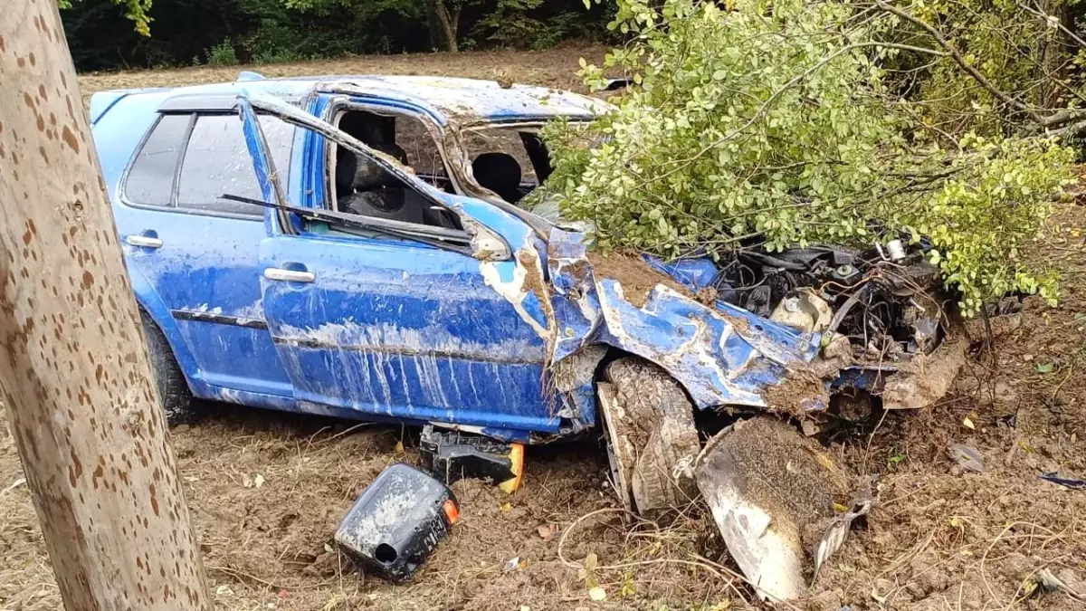 boluda yagmur sonrasi kontrolden cikan otomobil tarlaya uctu 1SGll6XN.jpg