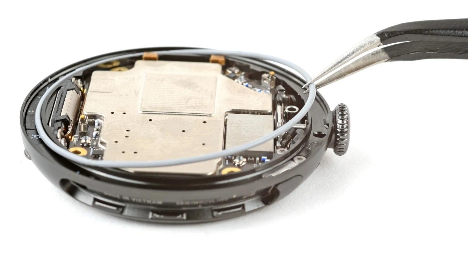 ifixitten 10 uzerinden 9 puan googlein yeni saati pixel watch 4 rekor kirdi 7pCiQLTN