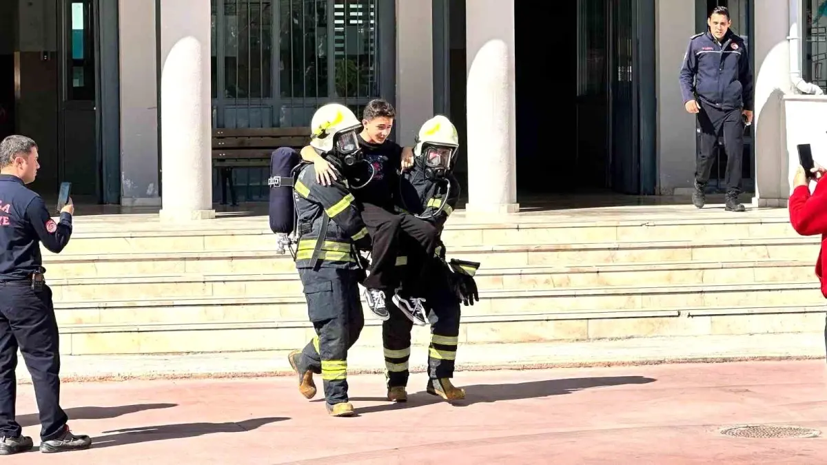 mugla fen lisesinde kapsamli deprem tatbikati gerceklestirildi WrtigAbu.jpg