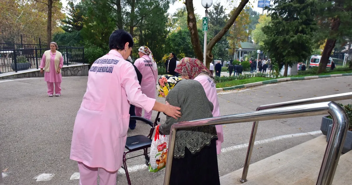 bursada huzurevinde deprem ve yangin tatbikati Wh1fqhjD.webp