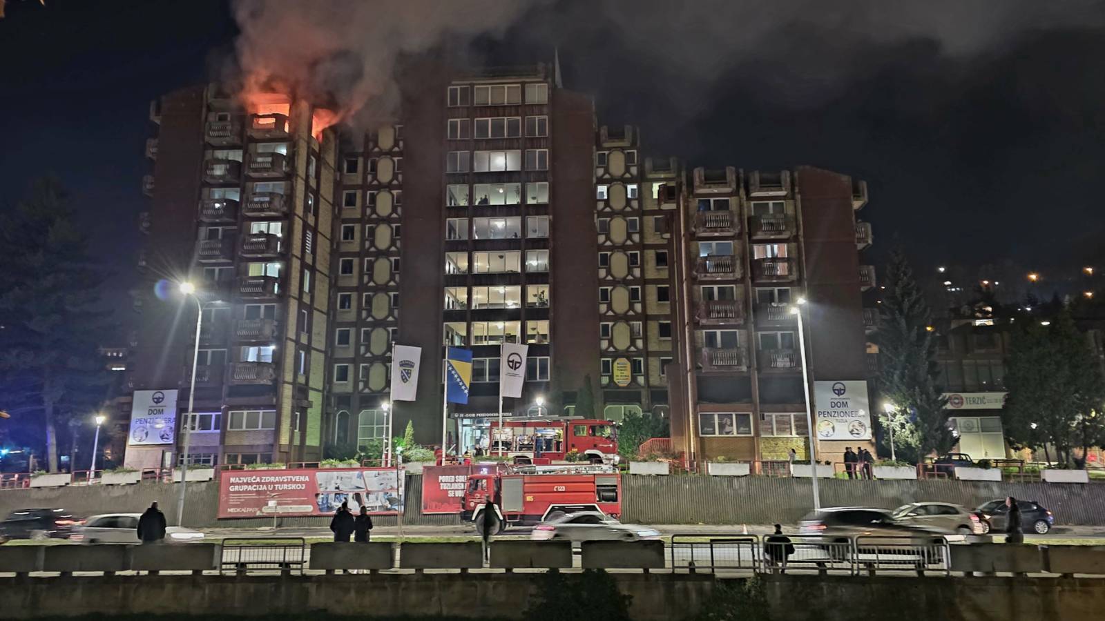 huzurevinde yangin felaketi 10 kisi hayatini kaybetti 20 kisi yaralandi 2xcs4EC6.png