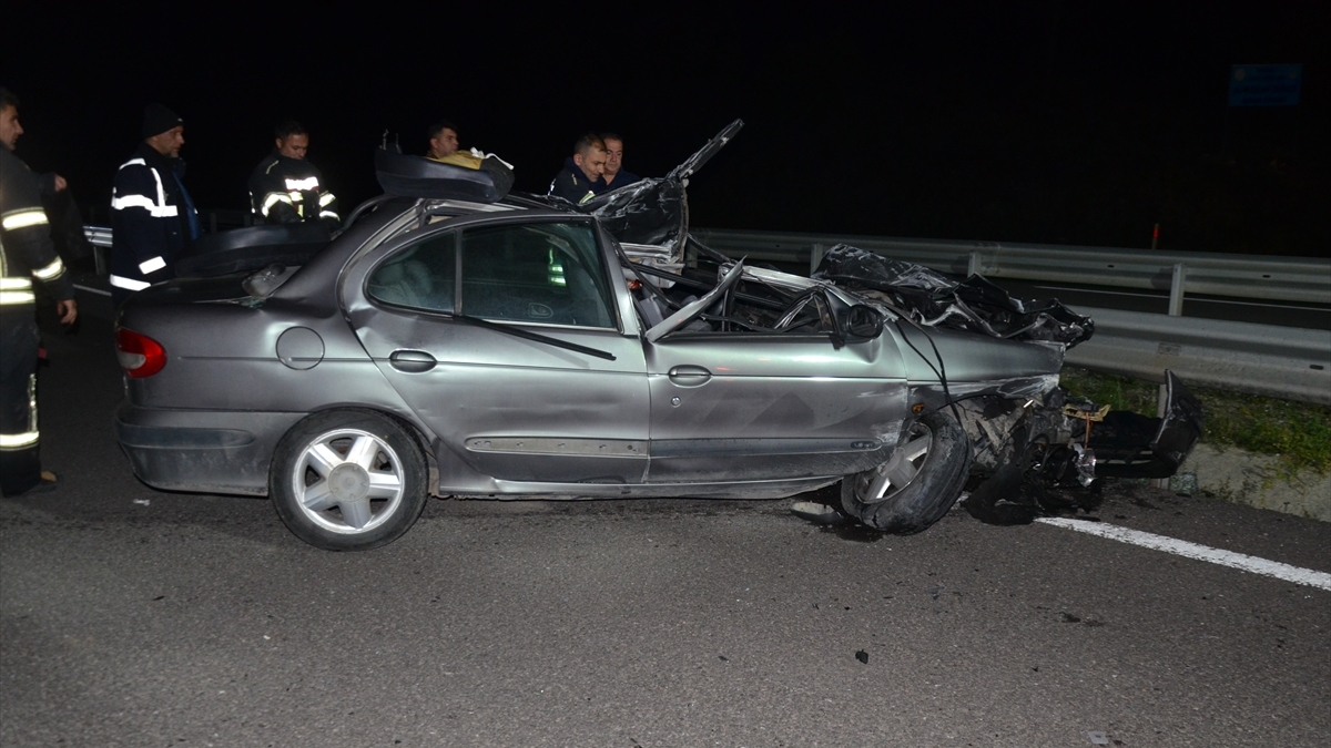 kutahyada tirin altina giren otomobilin surucusu yasamini yitirdi iCLyxu6H.jpg